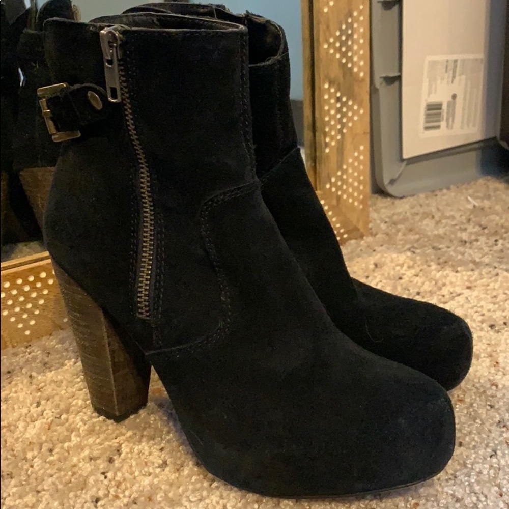 Steve Madden Heeled Black Suede Zipper Ankle Boot
